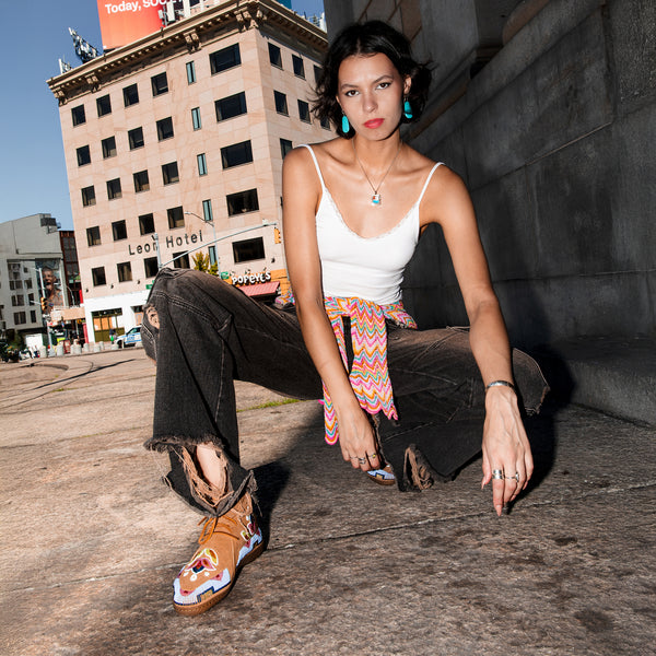 Manitobah Jamie Okuma Modern Moc Chukka in Oak